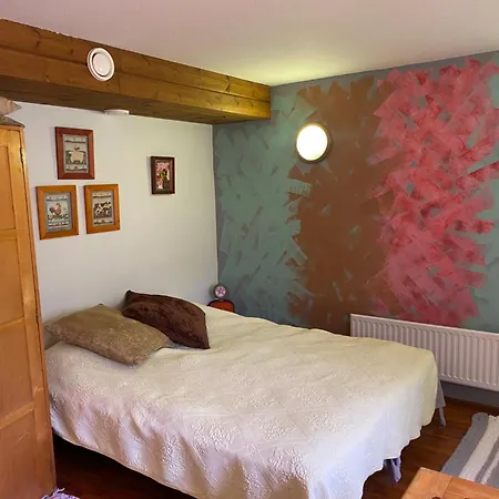 Guest house Puistolan Huone Hameenlinna